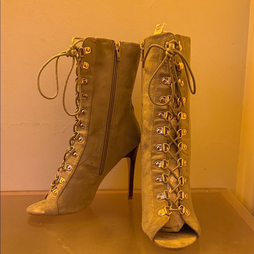 Elegant Lace-Up Peep-Toe Boots